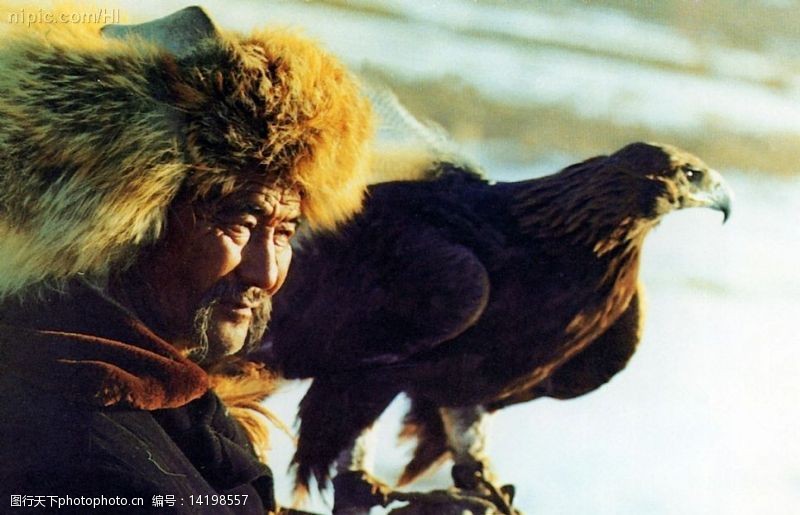 新疆风景哈萨克族猎人图片